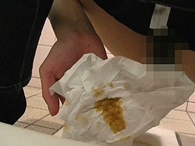 私のオシッコとウンコお見せいたします　サンプル画像07